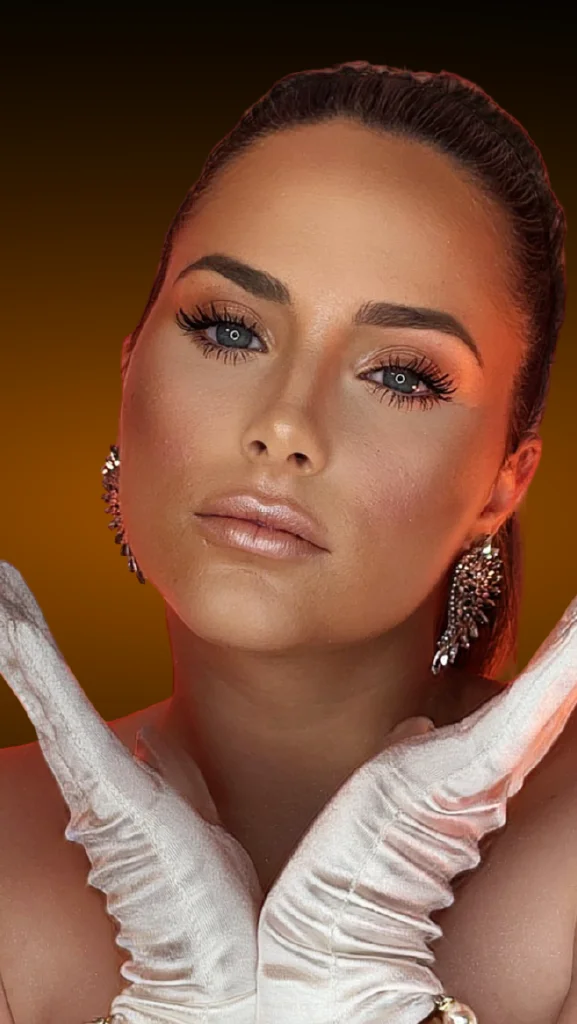 Maquillaje glam con piel perfecta y labios nude – Workshop CA Academy Madrid