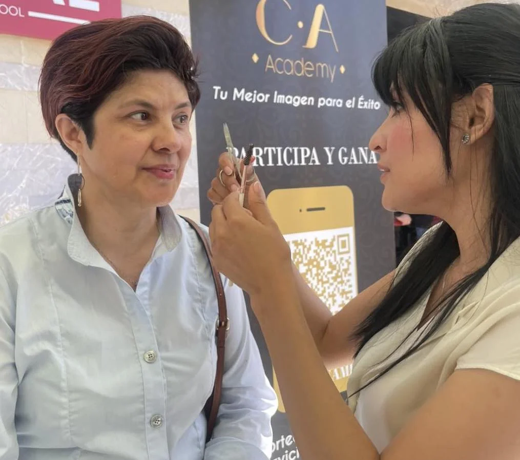 Formación en maquillaje profesional para piel madura en CA Academy