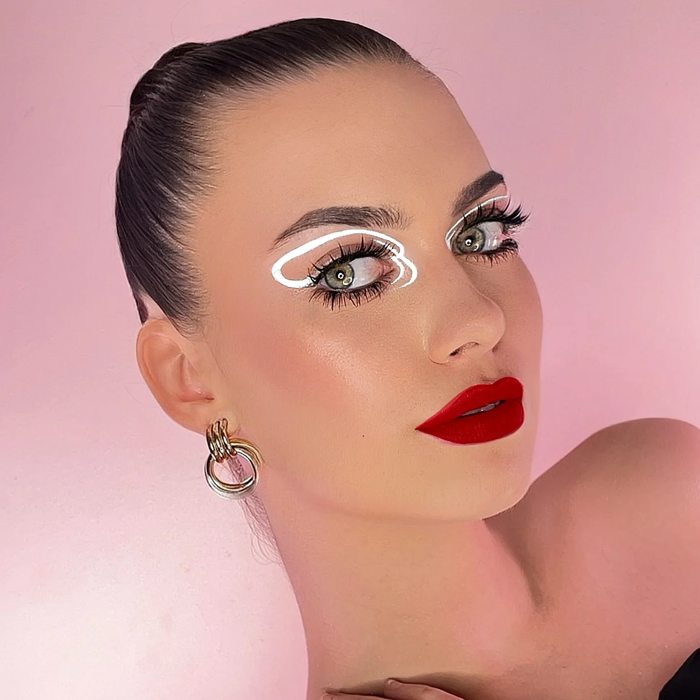 Maquillaje profesional de piel perfecta con acabado editorial