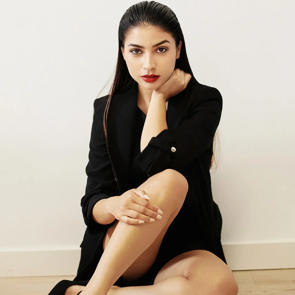 Maquillaje elegante y profesional para portafolio de maquilladora con enfoque comercial